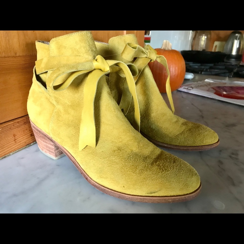 Huma Blanco Bow Booties in dark yellow.